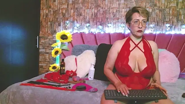 Snapshot of Isabelle_Lov18 chatting on 12/21/24, 03:36 Isabelle Lov18 online show from 12/21/24, 03:36