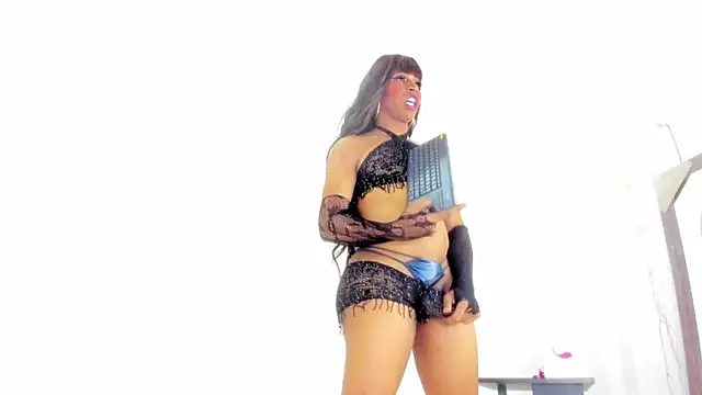 Snapshot of Tsblackxx chatting on 03/22/26, 01:03 Tsblackxx online show from 03/22/26, 01:03