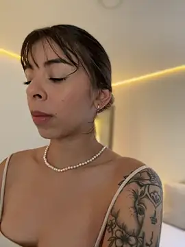 AmmyCollinsW online show from 11/27/25, 08:55