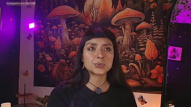 Snapshot of 6Briela9_ chatting on 04/15/26, 05:47 6Briela9 online show from 04/15/26, 05:47