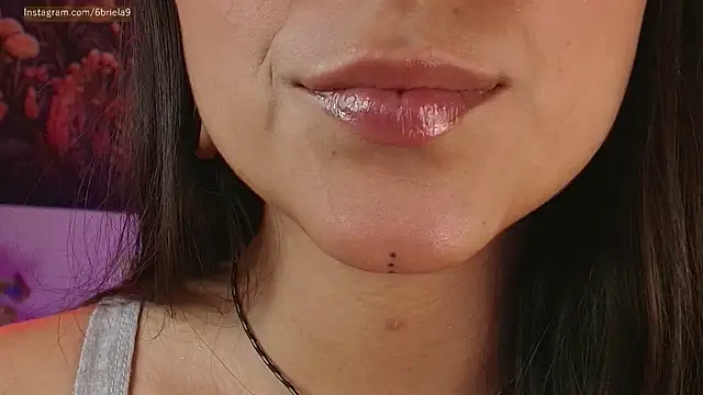 Snapshot of 6Briela9_ chatting on 04/17/26, 06:27 6Briela9 online show from 04/17/26, 06:27