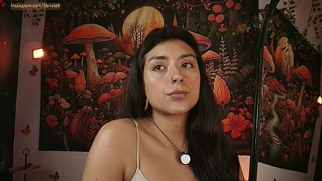 Snapshot of 6Briela9_ chatting on 04/28/26, 11:21 6Briela9 online show from 04/28/26, 11:21