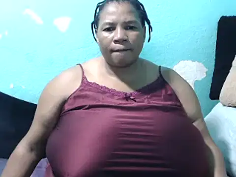 Snapshot of Bustyslave48 chatting on 12/26/24, 10:31 Bustyslave48 online show from 12/26/24, 10:31