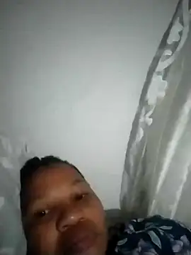 Snapshot of Bustyslave48 chatting on 01/04/25, 10:34 Bustyslave48 online show from 01/04/25, 10:34