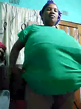 Snapshot of Bustyslave48 chatting on 09/10/25, 10:32 Bustyslave48 online show from 09/10/25, 10:32