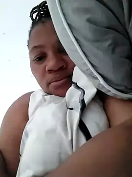 Snapshot of Bustyslave48 chatting on 11/08/25, 09:31 Bustyslave48 online show from 11/08/25, 09:31