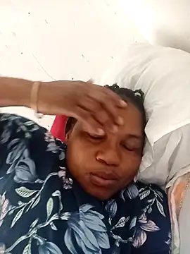 Snapshot of Bustyslave48 chatting on 11/27/25, 07:10 Bustyslave48 online show from 11/27/25, 07:10