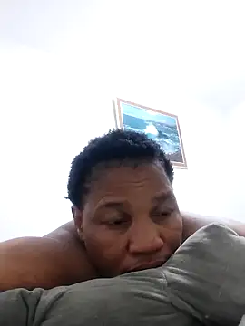 Snapshot of Bustyslave48 chatting on 12/20/25, 08:27 Bustyslave48 online show from 12/20/25, 08:27