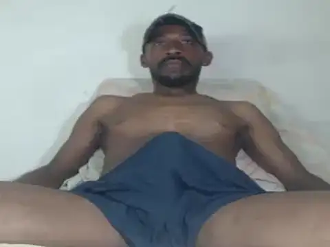 Snapshot of Blacklatin2728 chatting on 02/19/25, 05:27 Blacklatin2728 online show from 02/19/25, 05:27