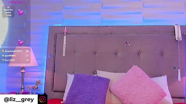 Liz grey  online show from 01/08/25, 12:38