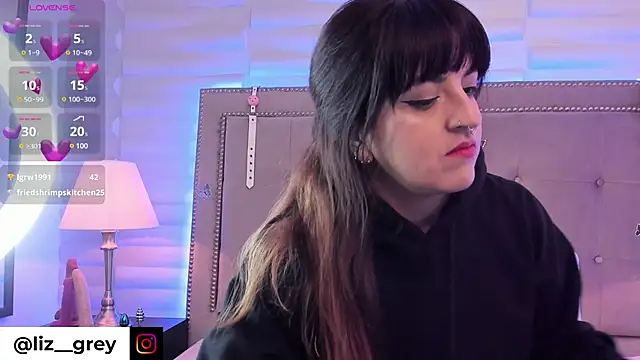 Liz grey  online show from 02/13/25, 02:45