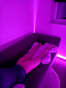 Snapshot of gostos__oo chatting on 10/06/25, 02:42 gostos  oo online show from 10/06/25, 02:42