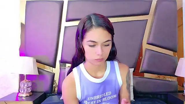 Snapshot of NicoleEsposito chatting on 09/10/25, 12:49 NicoleEsposito online show from 09/10/25, 12:49