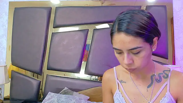 NicoleEsposito online show from 11/06/25, 12:50