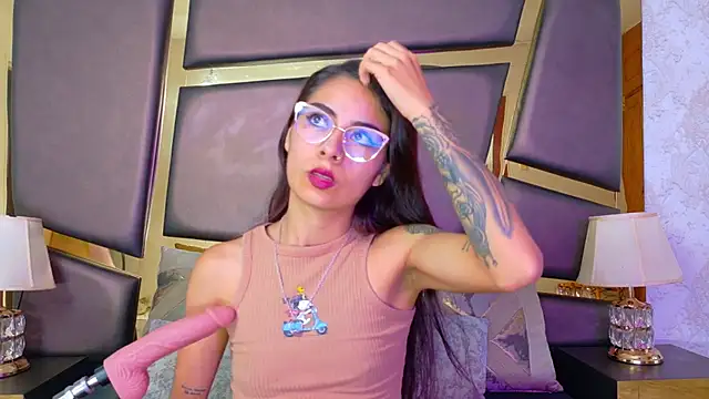 NicoleEsposito online show from 11/25/25, 02:11