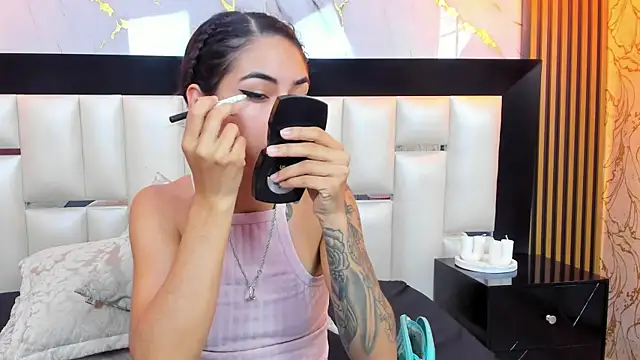 NicoleEsposito online show from 01/15/26, 01:05