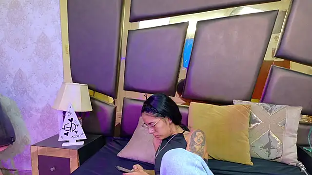 NicoleEsposito online show from 02/18/26, 12:45