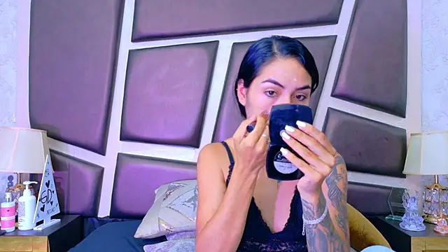 Snapshot of NicoleEsposito chatting on 05/09/26, 12:32 NicoleEsposito online show from 05/09/26, 12:32