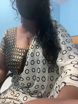 Snapshot of sajeetha chatting on 03/07/25, 09:29 sajeetha online show from 03/07/25, 09:29