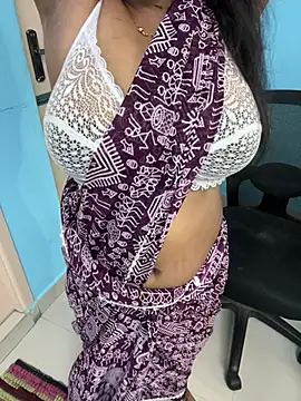 Snapshot of sajeetha chatting on 07/11/26, 07:33 sajeetha online show from 07/11/26, 07:33