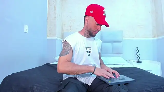 BruceNixon online show from 02/04/25, 08:49