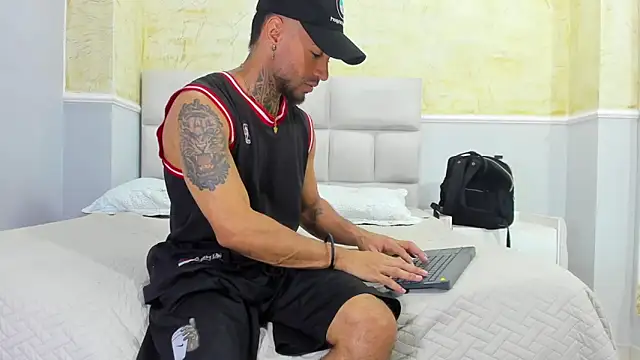 BruceNixon online show from 02/12/25, 08:40