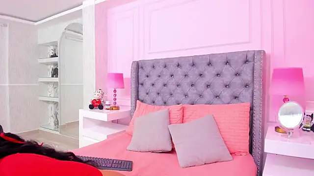 HaileeRoberts online show from 02/09/25, 12:41