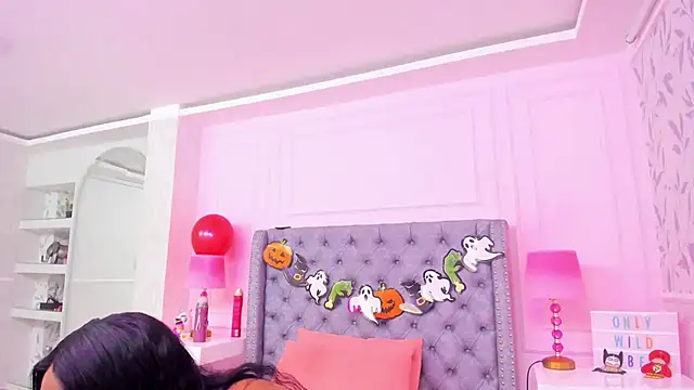 HaileeRoberts online show from 10/14/25, 01:01