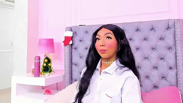 HaileeRoberts online show from 11/19/25, 12:27