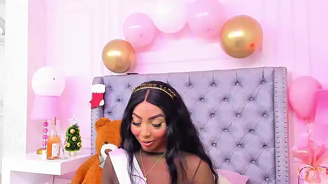 HaileeRoberts online show from 12/18/25, 12:33