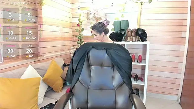 Victoria collins 1 online show from 03/05/26, 12:12