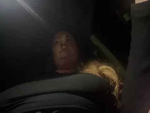 Snapshot of Sierra_bbyx chatting on 02/01/25, 08:08 Sierra bbyx online show from 02/01/25, 08:08