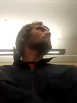 Snapshot of luke_thighwalker2469 chatting on 03/20/25, 03:47 luke thighwalker2469 online show from 03/20/25, 03:47