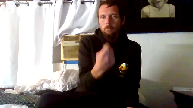 Snapshot of luke_thighwalker2469 chatting on 10/24/25, 05:20 luke thighwalker2469 online show from 10/24/25, 05:20