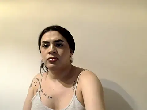 Dulce hot 23  online show from 05/27/26, 09:34