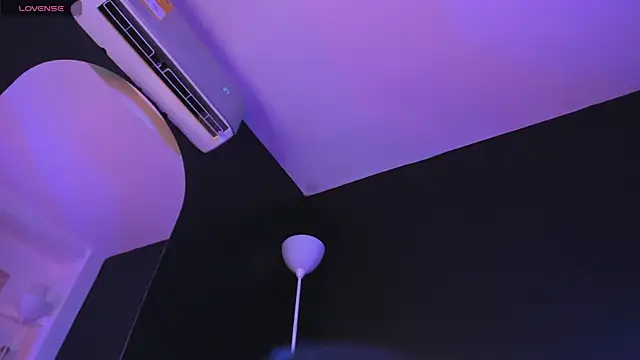 Snapshot of ALICEPOIXXXON chatting on 02/09/25, 05:19 ALICEPOIXXXON online show from 02/09/25, 05:19