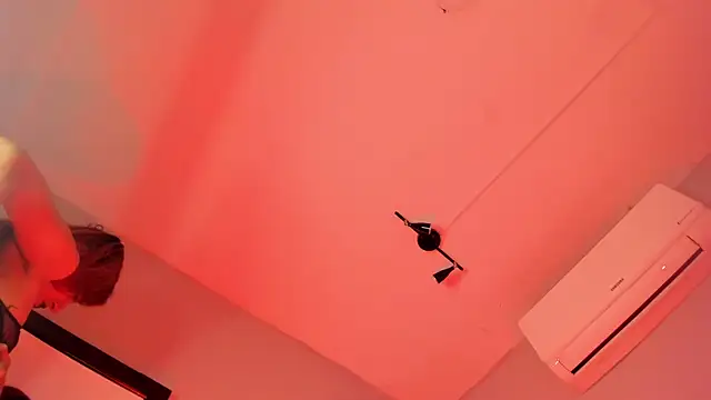 Snapshot of ALICEPOIXXXON chatting on 09/15/25, 01:05 ALICEPOIXXXON online show from 09/15/25, 01:05