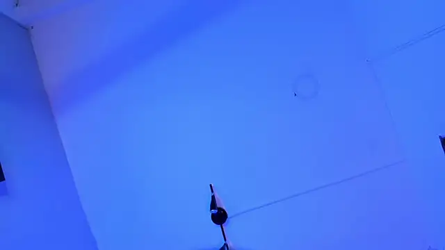 Snapshot of ALICEPOIXXXON chatting on 10/11/25, 09:57 ALICEPOIXXXON online show from 10/11/25, 09:57