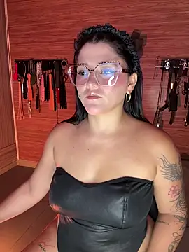 Snapshot of yey_bdsm chatting on 04/19/26, 06:10 yey bdsm online show from 04/19/26, 06:10