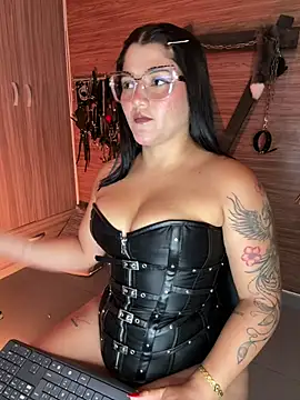 Snapshot of yey_bdsm chatting on 04/24/26, 05:04 yey bdsm online show from 04/24/26, 05:04