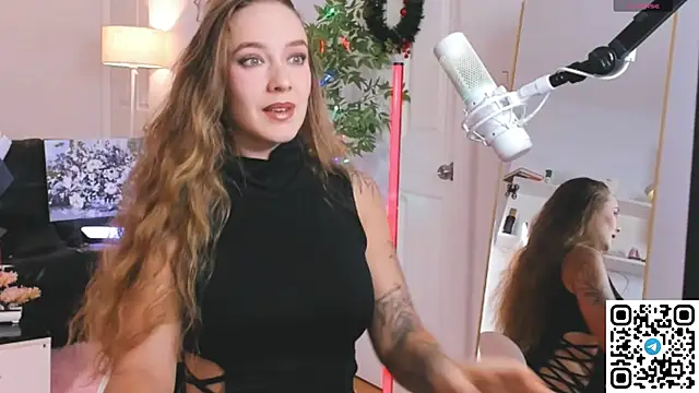 Snapshot of AngelPaull chatting on 03/04/26, 10:05 AngelPaull online show from 03/04/26, 10:05