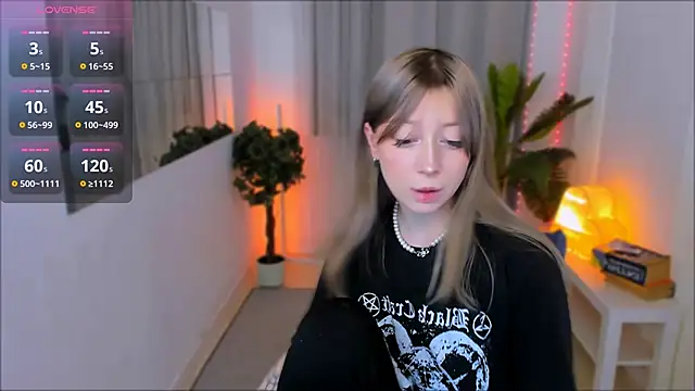 SaintGirl online show from 02/23/25, 08:22