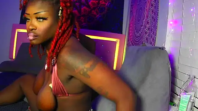 Snapshot of Tatithegoddess chatting on 02/02/26, 06:23 Tatithegoddess online show from 02/02/26, 06:23