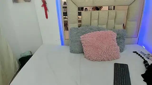 melody bonnet online show from 12/30/24, 10:53