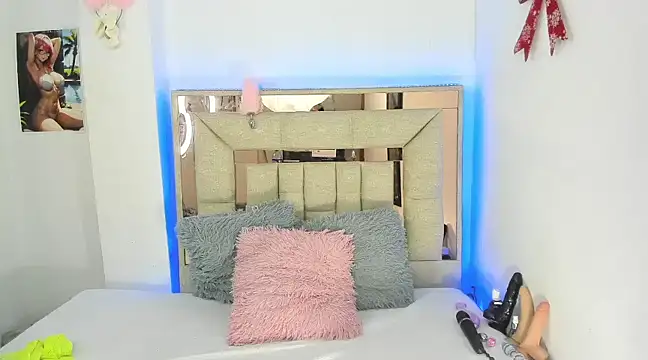 melody bonnet online show from 02/06/25, 07:45