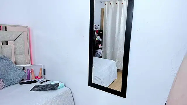 Snapshot of melody_bonnet chatting on 03/16/26, 04:44 melody bonnet online show from 03/16/26, 04:44