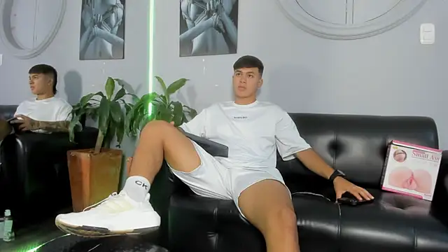 Cristopher strong online show from 02/11/25, 12:48