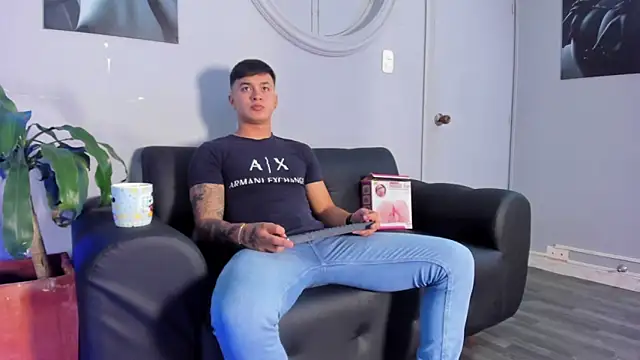 Cristopher strong online show from 03/22/25, 01:08