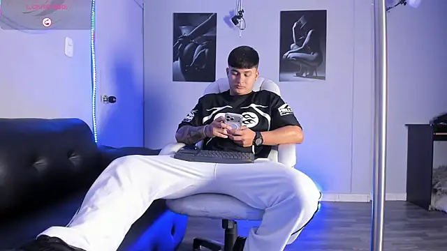 Cristopher strong online show from 02/25/26, 02:05