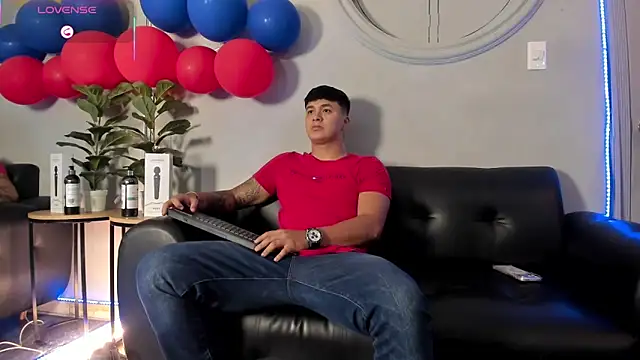 Snapshot of Cristopher_strong chatting on 06/12/26, 12:15 Cristopher strong online show from 06/12/26, 12:15